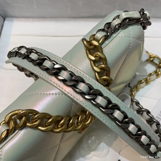 Firstbag Ru CHAIN WALLET CHANEL19 ON 0708